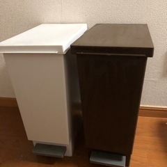 有名家具屋のゴミ箱です。