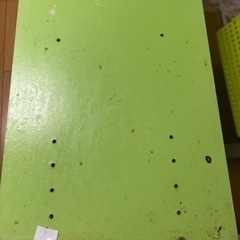 ③カラーボックス、緑、汚れありの画像