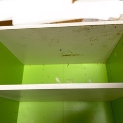 ③カラーボックス、緑、汚れありの画像