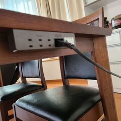ダイニングテーブルの画像