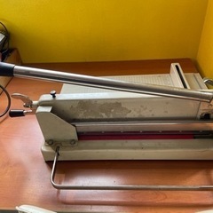 裁断機の画像