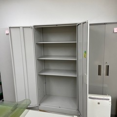 無料のスチールロッカーです