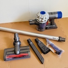 【取引中】Dyson 掃除機 v6