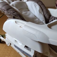 【美品】コンビ  ネムリラ AUTO SWING エッグショック プーさんのカバー付きの画像