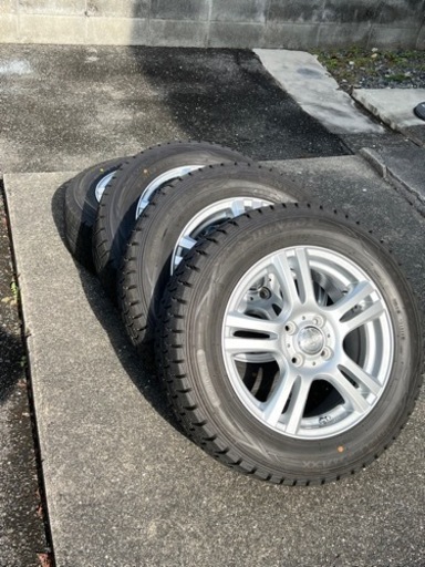 スタッドレスタイヤホイール付き売ります
