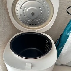 【3/31まで】ホワイト 炊飯器 4合炊き (保温機能付) の画像