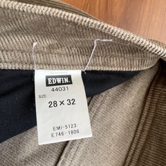 EDWINのコーデュロイパンツの画像