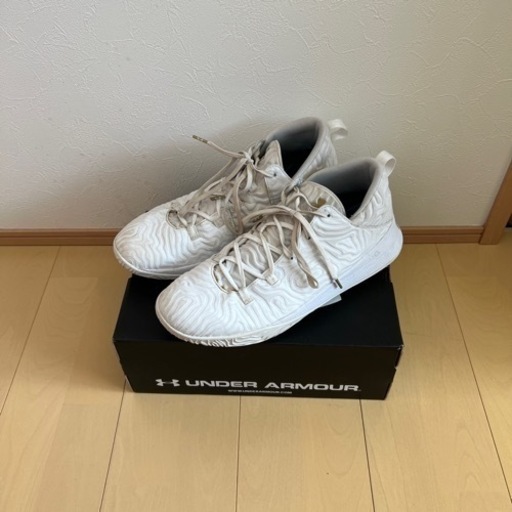 スニーカー UA White