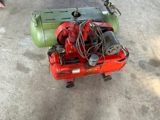 富士100Vエアーコンプレッサー！サブタンク付