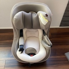 チャイルドシート　新生児から使える