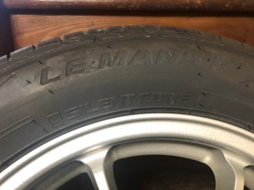 ホイル付きタイヤ