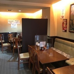 中華料理のホールスタッフ、髪色、ネイル自由、まかない付きの画像