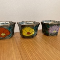 食器セット(ティーカップ＆ソーサー2組、小鉢3個、和皿5枚、タンブラー1個)の画像