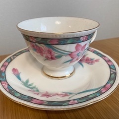 食器セット(ティーカップ＆ソーサー2組、小鉢3個、和皿5枚、タンブラー1個)の画像