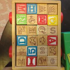積み木2種類、パズル1種類ですの画像