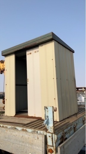 物置　扉難有り