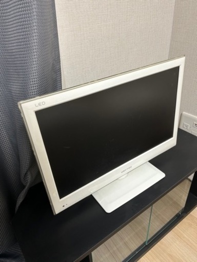 テレビ　24インチ　BCASカード、アンテナケーブル、電源コードあり　リモコンなし