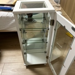ガラスケース　白　4段の画像