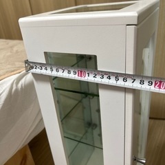 ガラスケース　白　4段の画像
