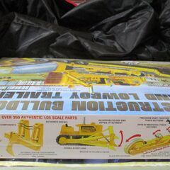 AMT 1218 1/25ローボーイトレーラー&ブルドーザーコンボモデルキットの画像