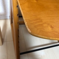 木製チャイルドチェアの画像