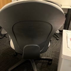 オフィスチェア　グレーの画像