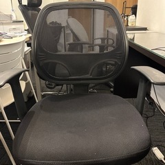 オフィスチェアー　ブラック