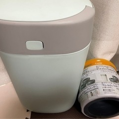 オムツ用ゴミ箱　新品未使用カートリッジ3個付きの画像
