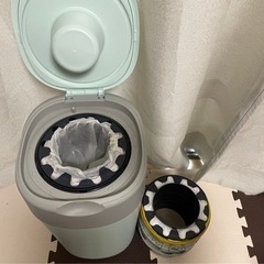 オムツ用ゴミ箱　新品未使用カートリッジ3個付きの画像