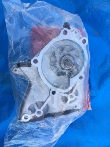 マツダ　タイタン　ウォーターポンプ