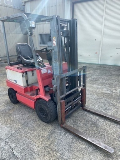 バッテリーフォークリフト