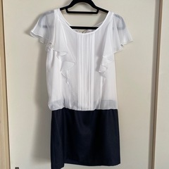 ジャケット付きフォーマルスーツの画像