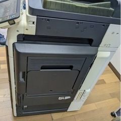 ✨特別激安価格✨フルカラー複合機✨‼️定価108万‼️✨コピー機✨bizhub c220✨の画像