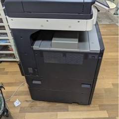 ✨特別激安価格✨フルカラー複合機✨‼️定価108万‼️✨コピー機✨bizhub c220✨の画像