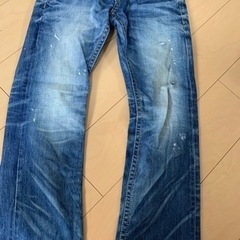 デニムパンツの画像