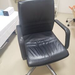 座り心地はgood❗クリニックの診察室の椅子です。