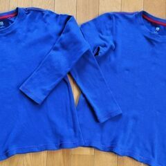 2着セット【130サイズ】UNIQLOコットン100％長袖カット...
