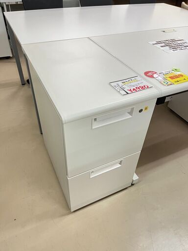PLUS　袖キャビネット　カギ付き