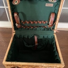 籐のバスケット　キャンプ、ピクニックに！の画像