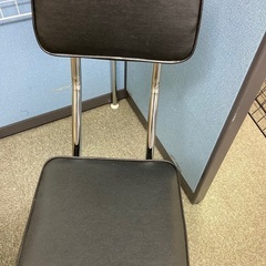 コンパクトにたためるイス