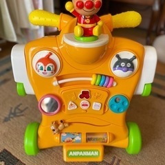 アンパンマン　へんしんウォーカー　歩行器　おもちゃ