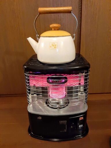 GKP-P244N 石油ストーブ　ストーブ　ポリタンク20ℓ　ヤカン付き！