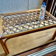 ガラステーブル　