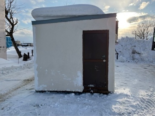 値下げプレハブスーパーハウス　7.2m×2.3m 塗装途中