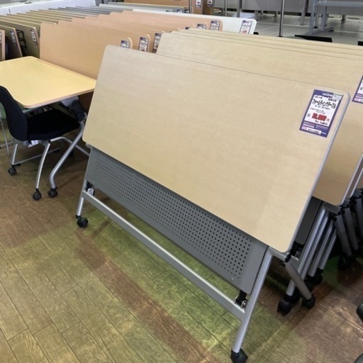 JC-3 【オフィス家具専門店】イトーキのフォールディングテーブルです！ R5.3/9時点で在庫数4点あり