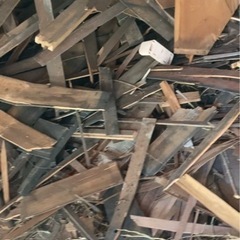 キャンプBBQストーブお風呂用薪建築端材と別荘改築解体廃材の木屑の画像