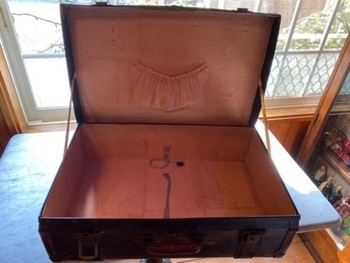 コートバン、レトロなトランク