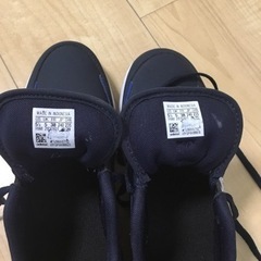 adidasスニーカー 24cm 青　美品と多少汚れ有りの2足セットの画像