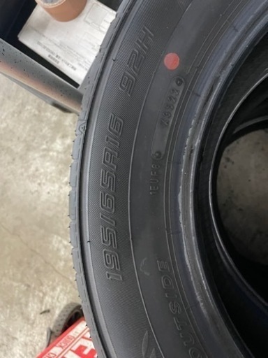 新車装着タイヤ　195 65 R16