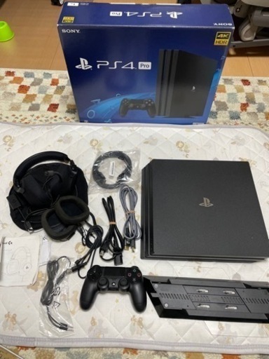 【美品】PlayStation®4 Pro ジェット•ブラック 1TBおまけ付き